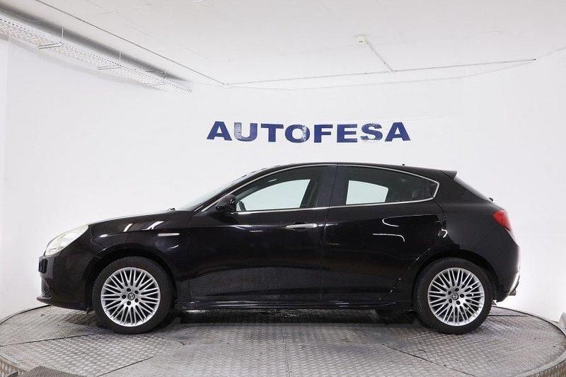 Usado Alfa Romeo Giulietta 140 CV (102 kW) 2013 Negro Utilitario