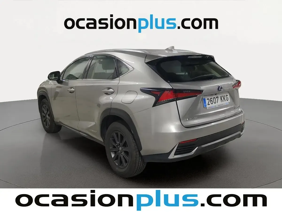 Usado Lexus NX300h Business Edition 197 CV (144 kW) 2018 Gris SUV