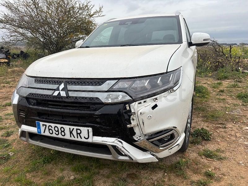 Usado Mitsubishi Outlander P-HEV 224 CV (164 kW) 2018 Blanco SUV