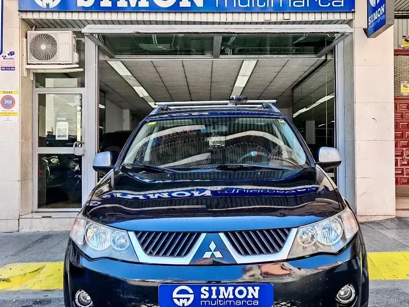 Usado Mitsubishi Outlander Intense 140 CV (102 kW) 2007 Negro SUV