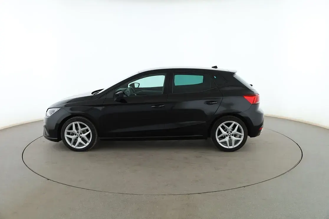 Usado Seat Ibiza FR 116 CV (85 kW) 2019 Negro Utilitario