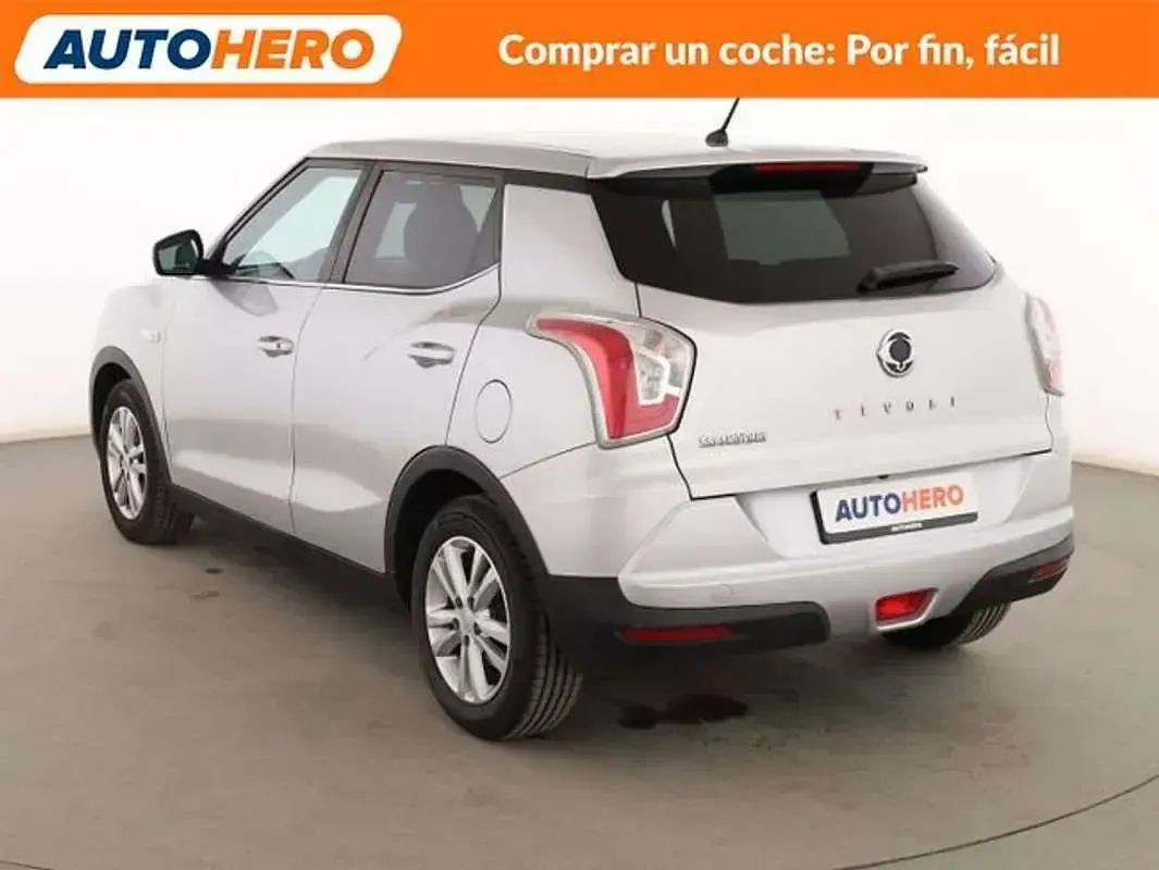 Usado SsangYong Tivoli 128 CV (94 kW) 2018 Gris SUV