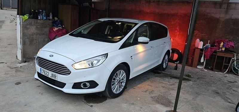 Usado Ford S-MAX Trend 150 CV (110 kW) 2017 Blanco Monovolumen