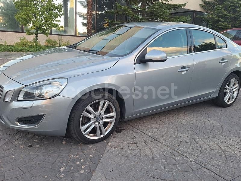 Gris Usado 2010 Volvo S60 Summum Berlina | 9900 € - Imagen 1/4