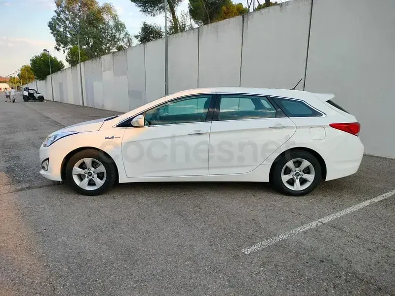 Usado Hyundai i40 115 CV (84 kW) 2014 Blanco Familiar