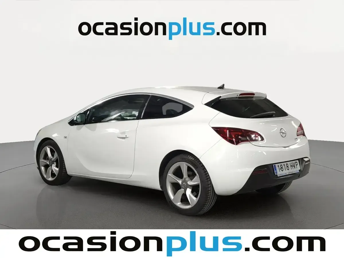 Usado Opel Astra GTC Sportive 131 CV (96 kW) 2014 Blanco Utilitario