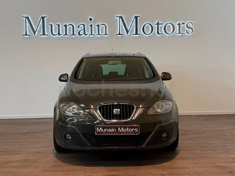 Usado Seat Altea XL Style 105 CV (77 kW) 2010 Gris / plata Monovolumen