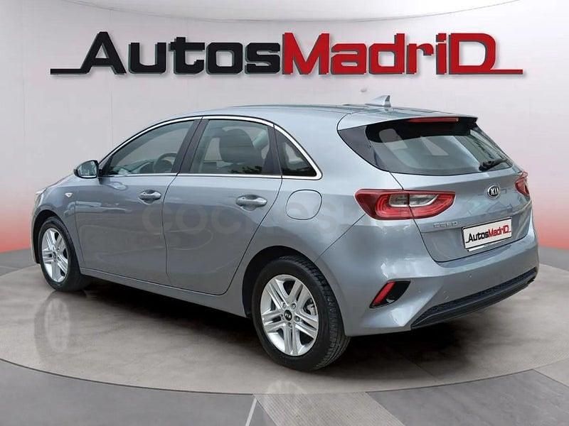 Usado Kia Ceed 120 CV (88 kW) 2021 Gris / plata Utilitario