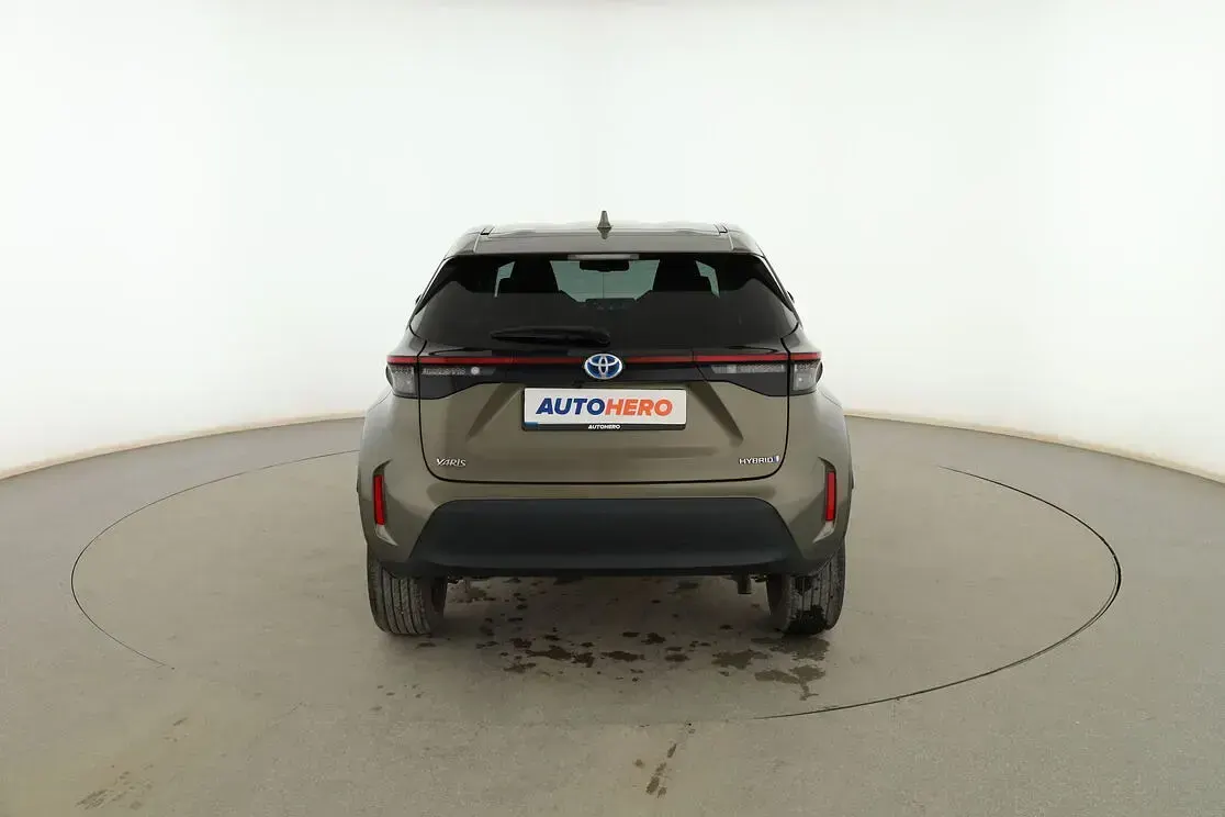 Usado Toyota Yaris Cross Style 116 CV (85 kW) 2021 Verde SUV