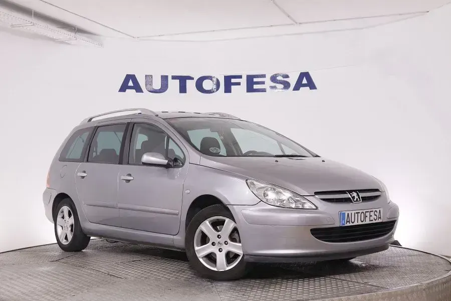 Usado Peugeot 307 136 CV (100 kW) 2004 Gris plata Familiar