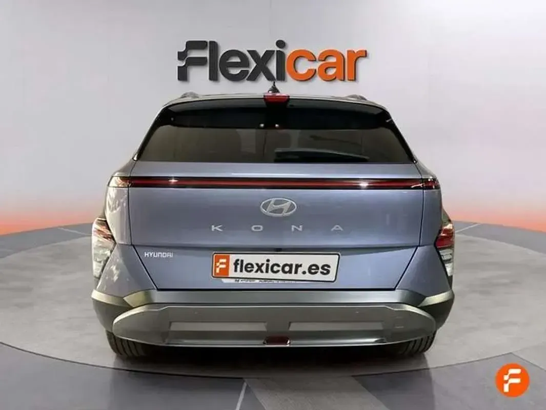 Usado Hyundai Kona 120 CV (88 kW) 2024 Gris SUV