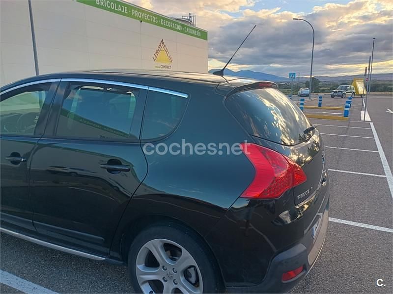 Usado Peugeot 3008 Sport 110 CV (80 kW) 2009 Negro Familiar