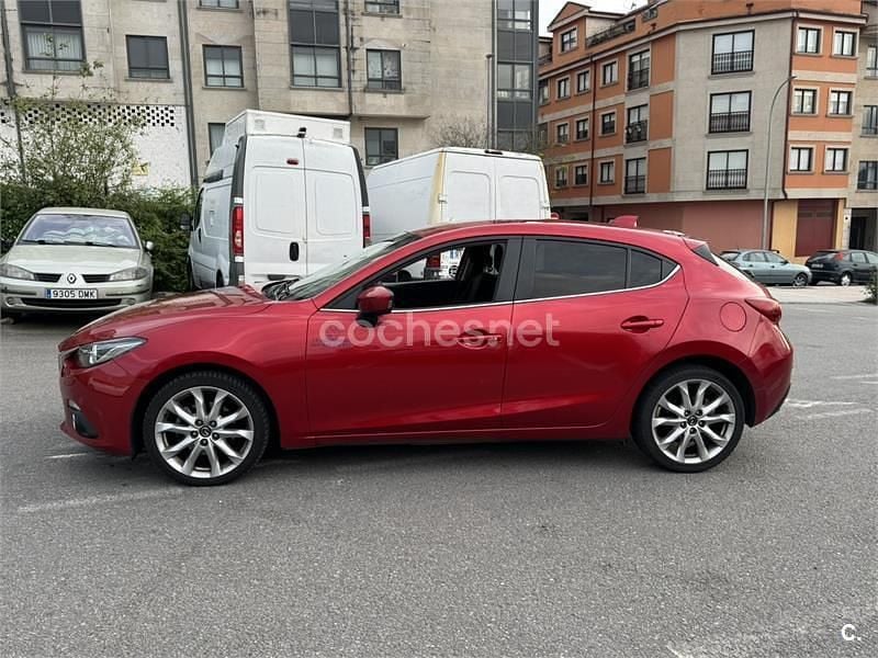 Usado Mazda 3 Luxury 150 HP (110 kW) 2015 Vermelho Sedan