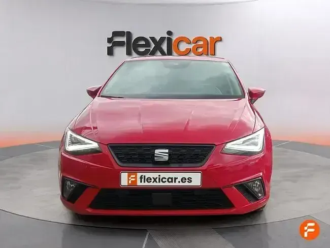 Usado Seat Ibiza Style 110 CV (80 kW) 2023 Rojo Utilitario