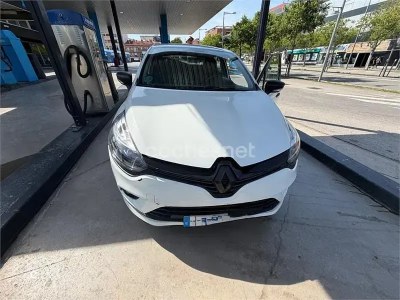 Usado Renault Clio IV Business 75 CV (55 kW) 2018 Blanco Berlina
