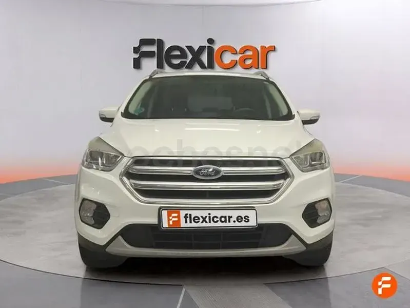 Usado Ford Kuga Trend 150 CV (110 kW) 2019 Blanco SUV