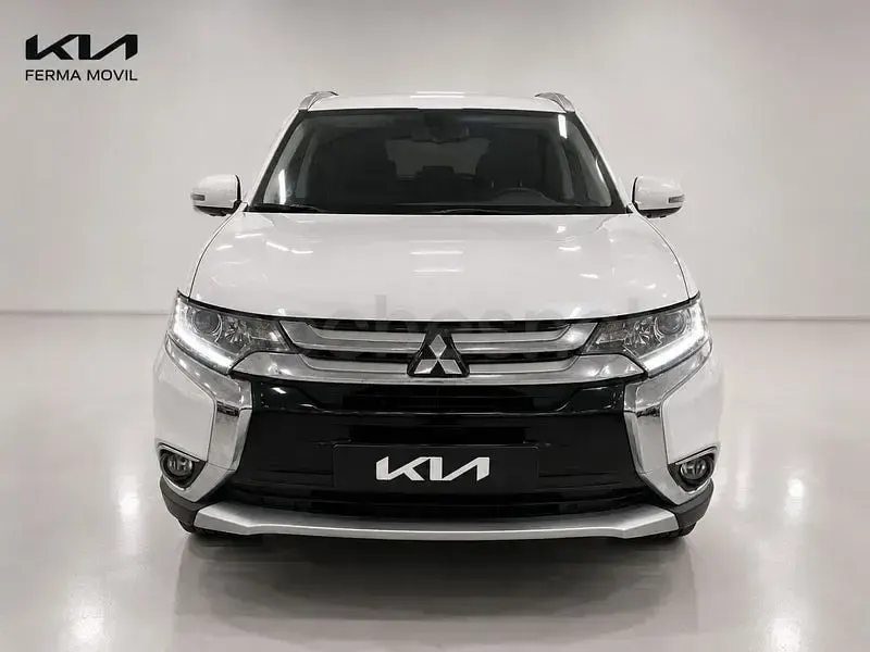Usado Mitsubishi Outlander Motion 150 CV (110 kW) 2017 Blanco SUV