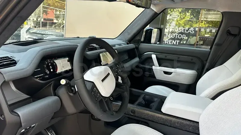 Usado Land Rover Defender 635 CV (467 kW) 2025 Verde SUV