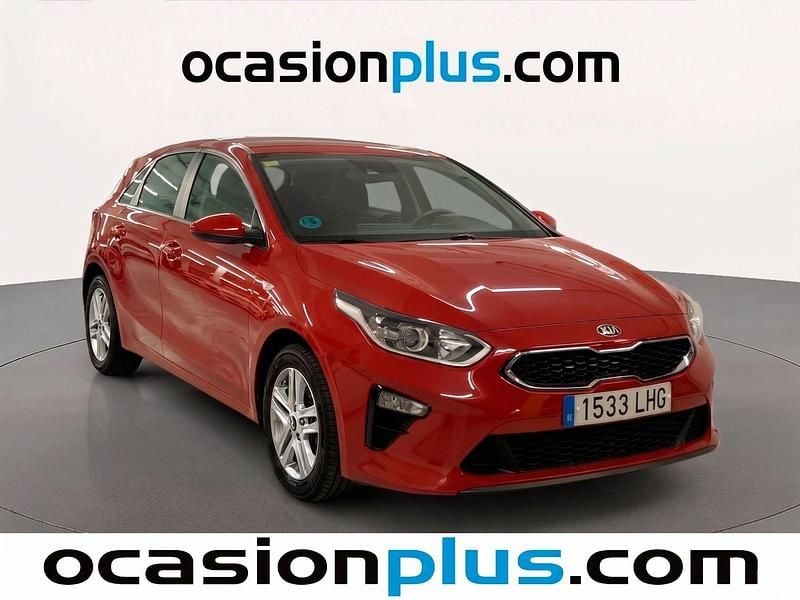 Begagnad Kia Ceed 101 HK (74 kW) 2020 Röd Halvkombi