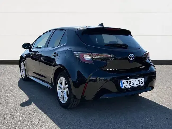 Usado Toyota Corolla Business Edition 122 CV (89 kW) 2021 Negro Berlina