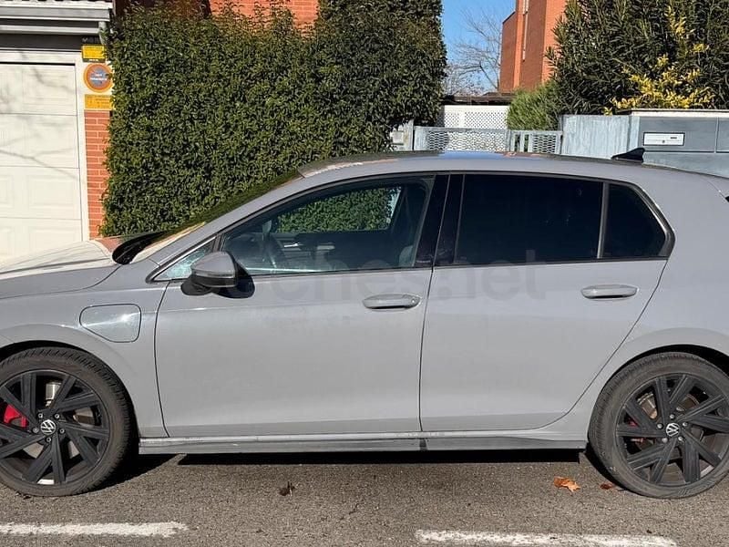 Usado VW Golf VIII GTE 245 CV (180 kW) 2023 Gris / plata Berlina