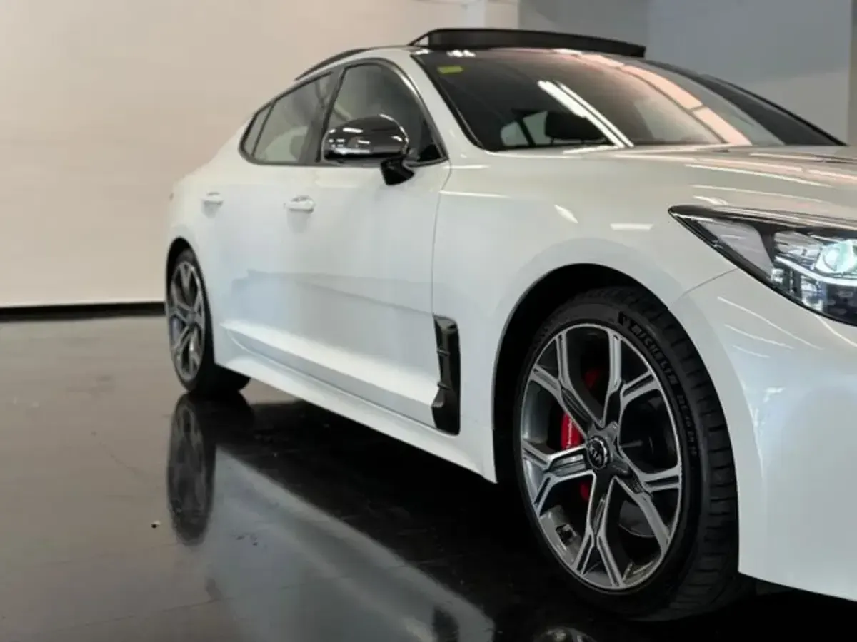 Usado Kia Stinger GT 370 CV (272 kW) 2018 Blanco Utilitario
