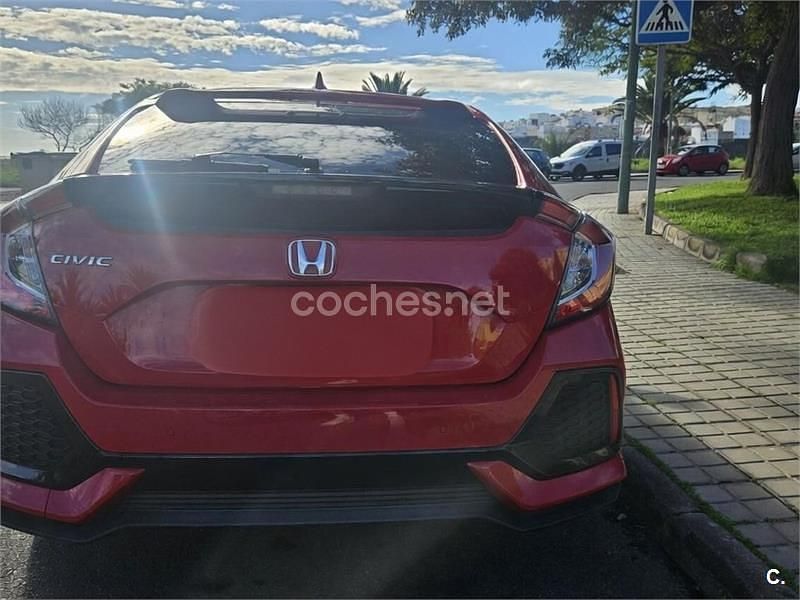 Usado Honda Civic Elegance 129 CV (94 kW) 2017 Rojo Berlina