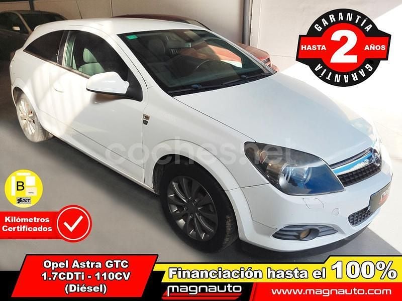 Blanco Usado 2010 Opel Astra GTC Berlina | 4490 € (Precio justo) - Imagen 1/4