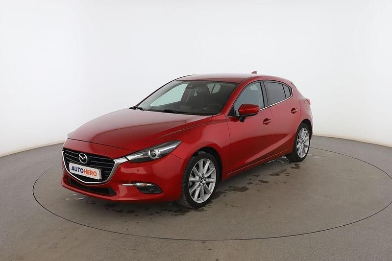 Rojo Usado 2017 Mazda 3 Luxury Utilitario | 15.299 € (Un poco caro) - Imagen 1/3