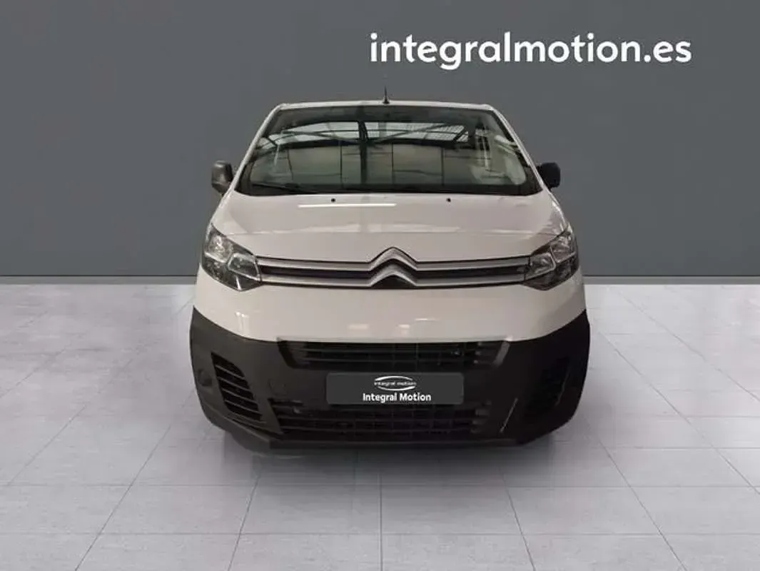 Usado Citroën Jumpy 100 CV (73 kW) 2023 Blanco Monovolumen