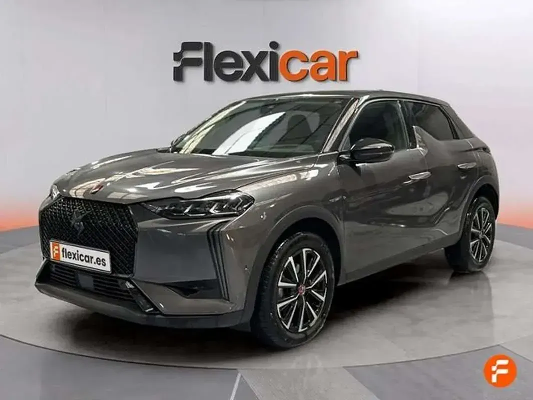 Usado DS Automobiles DS3 Crossback Performance 131 CV (96 kW) 2023 Gris SUV