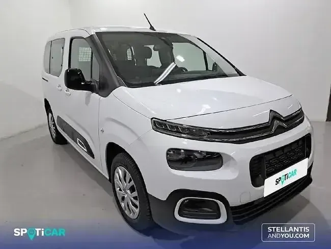 Usado Citroën Berlingo Business Class 102 CV (75 kW) 2023 Blanco Monovolumen