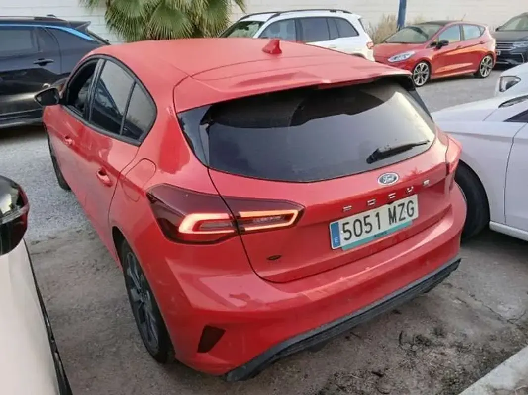 Usado Ford Focus ST-Line 125 CV (91 kW) 2025 Blanco Utilitario