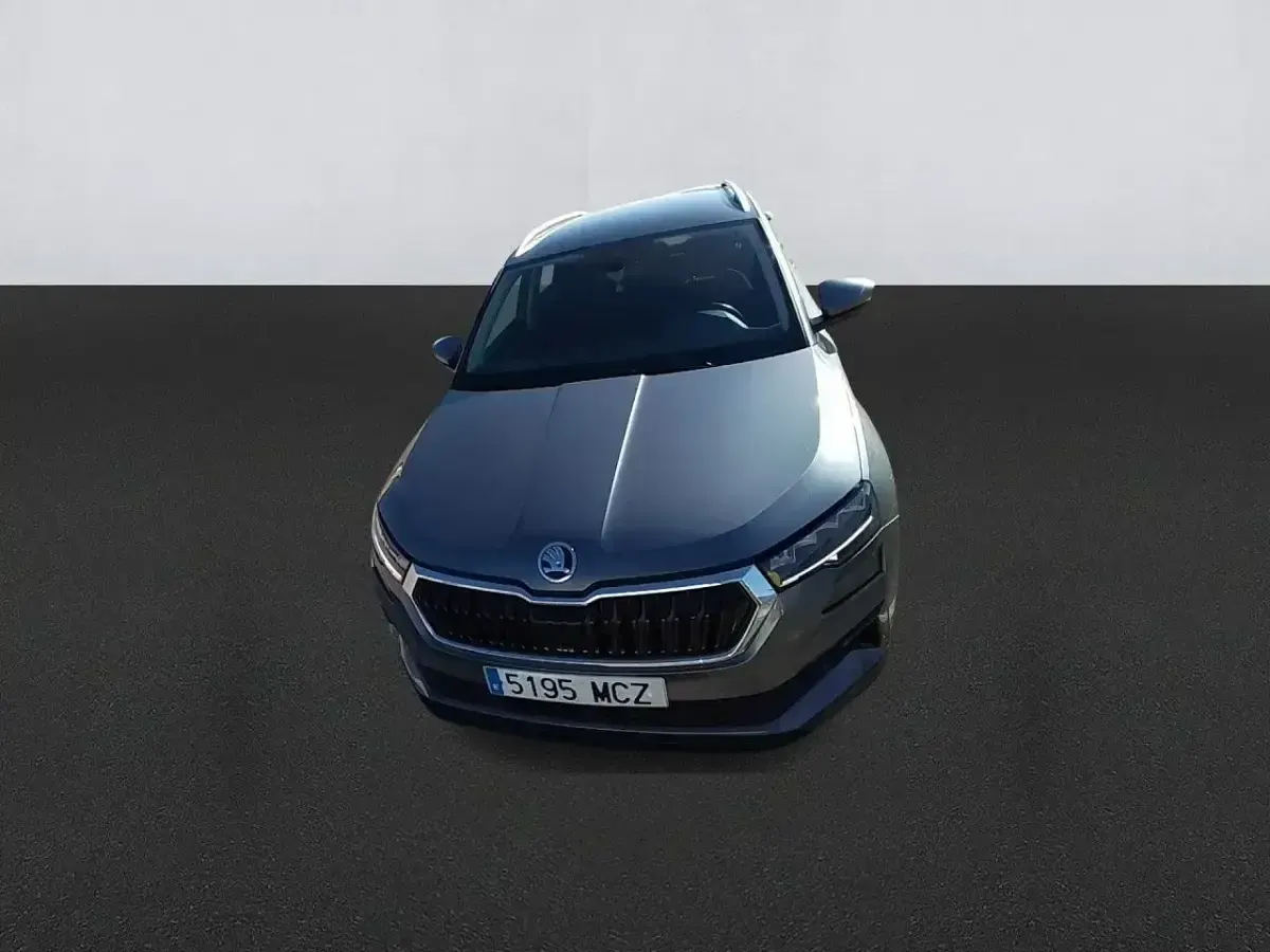 Usado Skoda Karoq Ambition 116 CV (85 kW) 2022 Gris SUV
