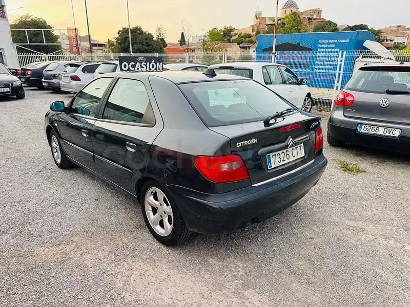Usado Citroën Xsara Exclusive 110 CV (80 kW) 2004 Negro Berlina