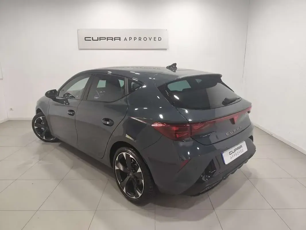 Nuevo Cupra Leon 150 CV (110 kW) 2025 Azul Utilitario