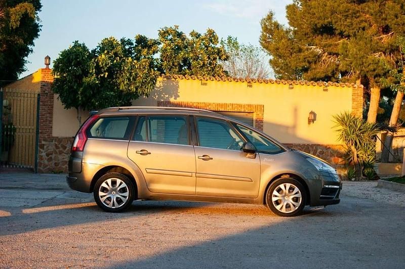 Usado Citroën C4 109 CV (80 kW) 2010 Marrón Monovolumen