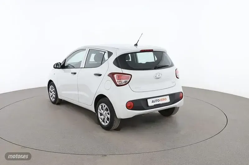 Usado Hyundai i10 67 CV (49 kW) 2017 Blanco Utilitario