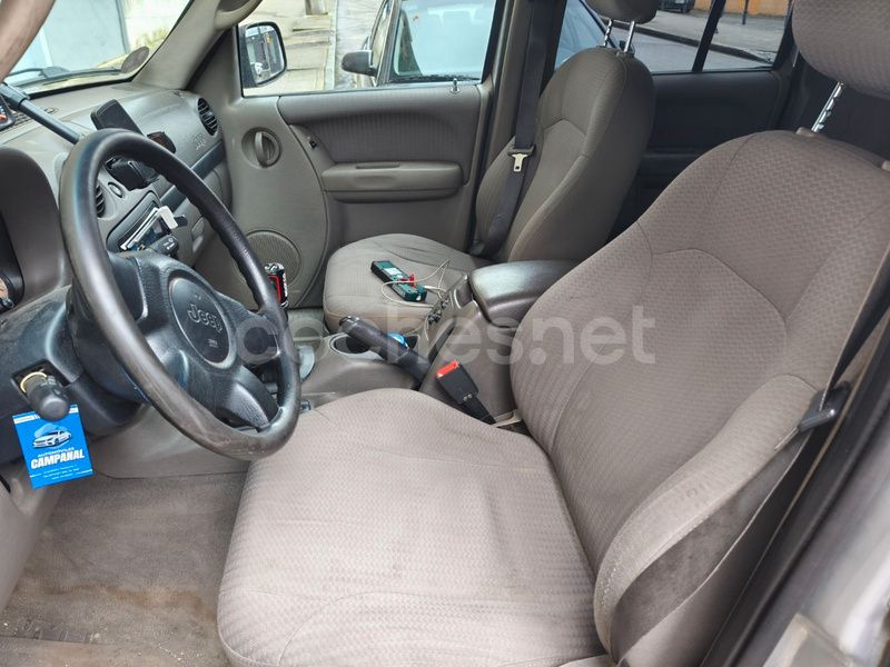 Usado Jeep Cherokee Sport 143 CV (105 kW) 2001 Gris / plata SUV
