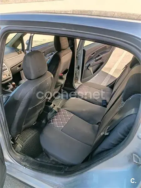 Usado Fiat Grande Punto Sport 90 CV (66 kW) 2007 Gris / plata Utilitario