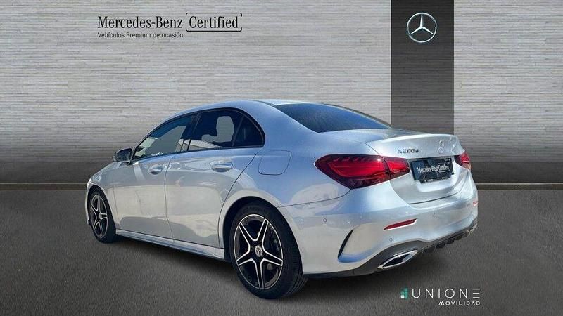 Usado Mercedes A200 150 CV (110 kW) 2025 Gris Berlina