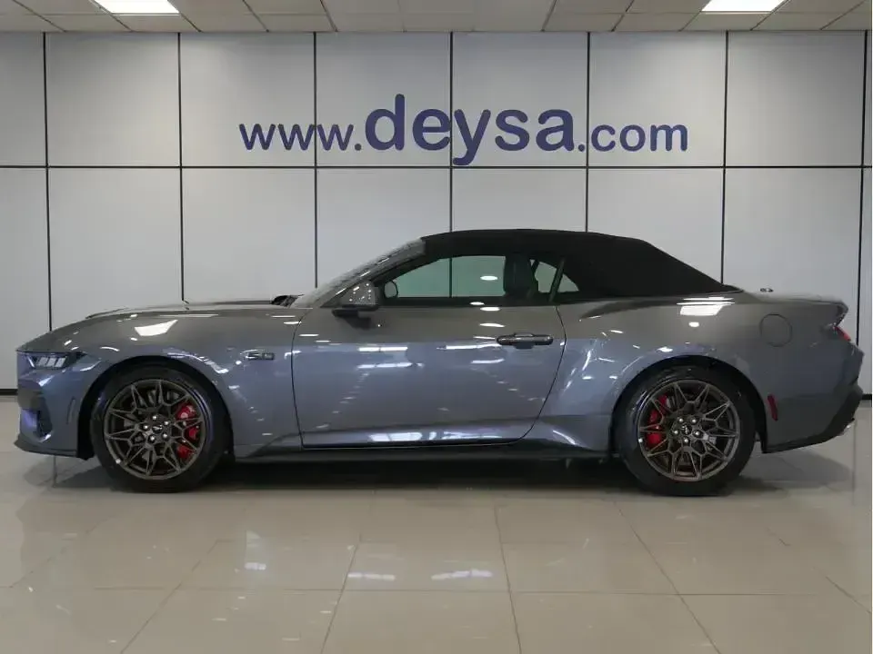 Nuevo Ford Mustang GT 446 CV (328 kW) 2026 Gris Descapotable