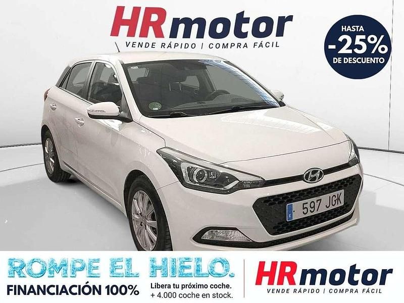 Usado Hyundai i20 84 CV (61 kW) 2015 Blanco Utilitario