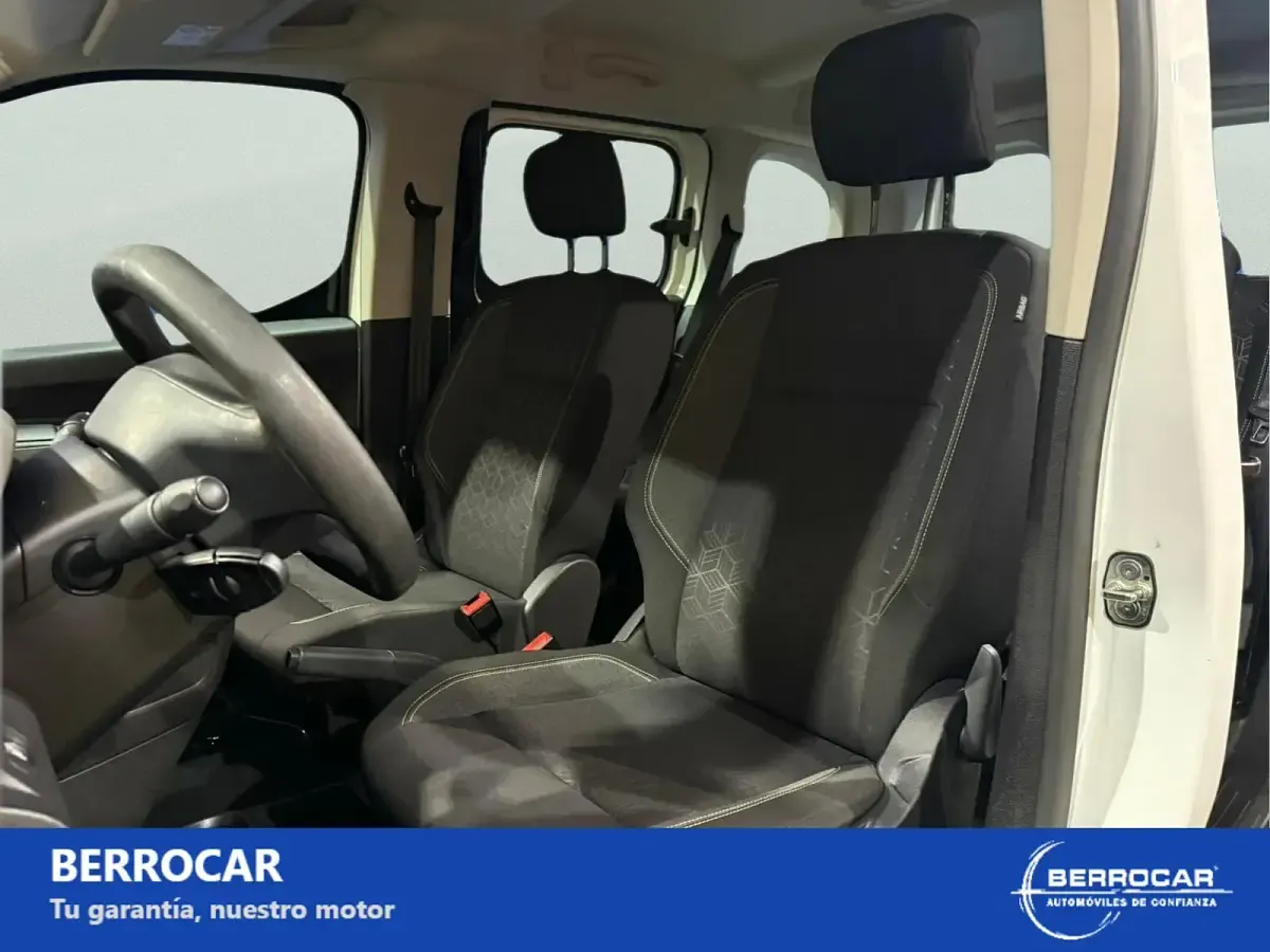 Usado Peugeot Rifter Active 100 CV (73 kW) 2019 Blanco Monovolumen