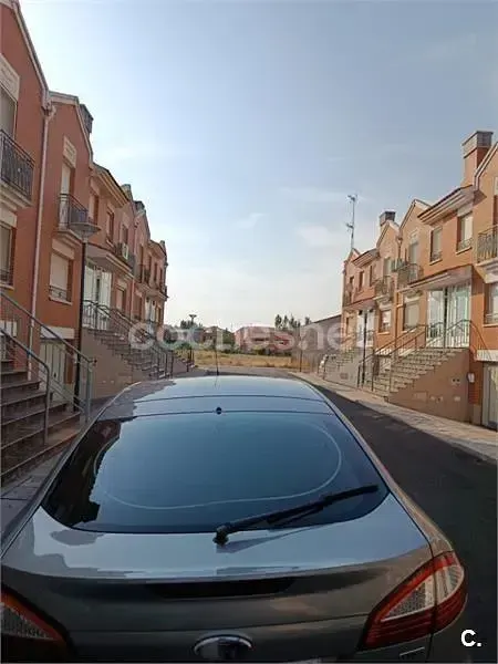Usado Ford Mondeo Ambiente 125 CV (91 kW) 2008 Gris / plata Berlina