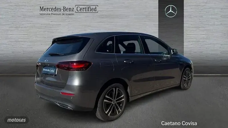 Usado Mercedes B250e 218 CV (160 kW) 2024 Gris montaña Utilitario