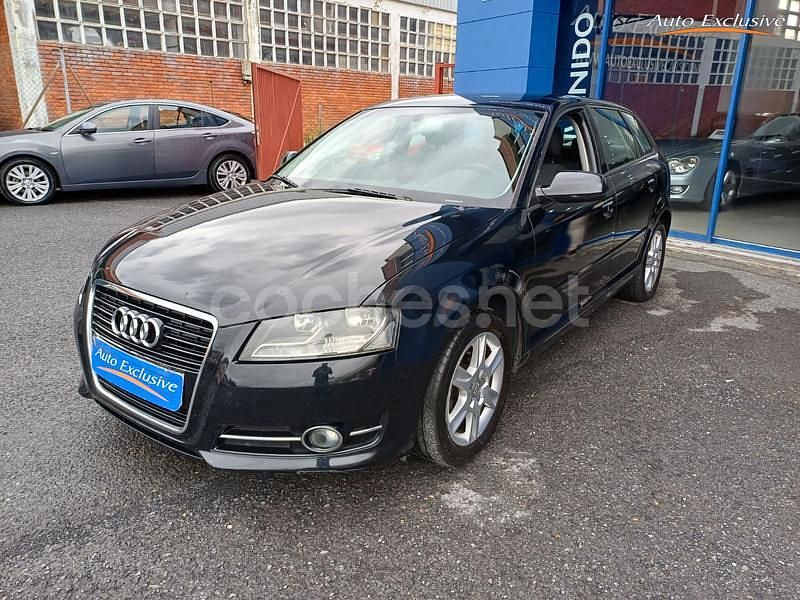 Usado Audi A3 Attraction 105 CV (77 kW) 2013 Negro Berlina