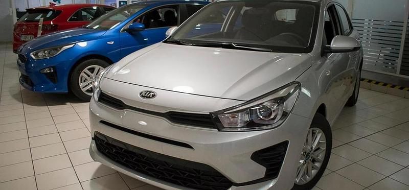 Silky silver gris Usado 2020 Kia Rio Berlina | 10.700 € (Buen precio) - Imagen 1/4