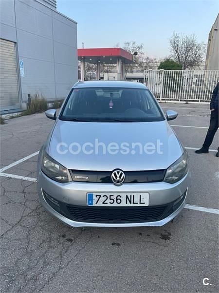 Usado VW Polo 75 HP (55 kW) 2012 Cinzento Citadino