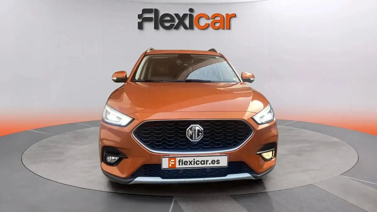 Usado MG ZS Luxury 111 CV (81 kW) 2023 Naranja Berlina